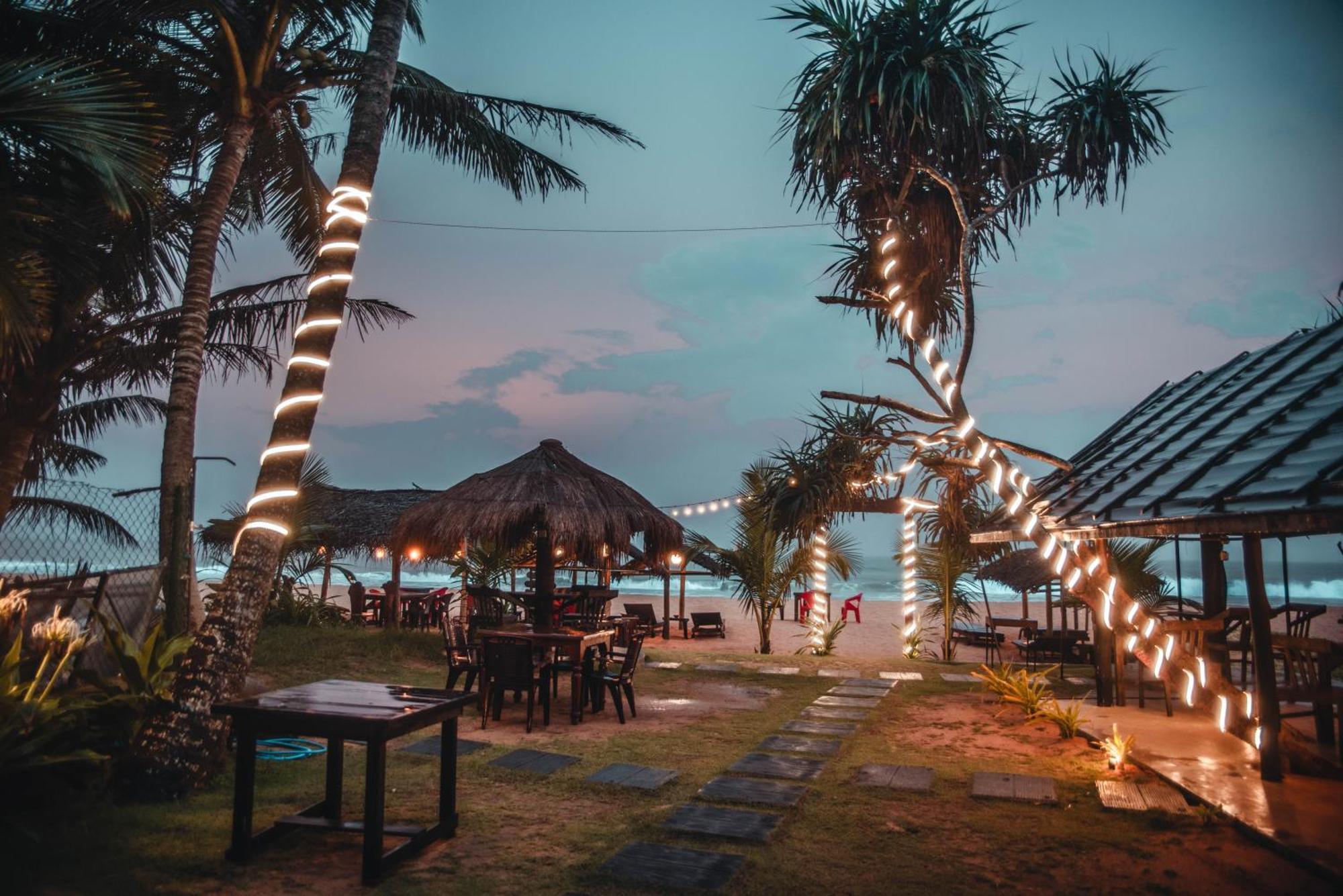Sea Trails Bentota Hotel Exterior foto
